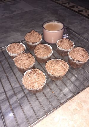A picture of Chocolate cupcakes with buttercream Frosting.
