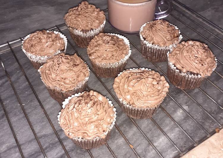 Simple Way to Prepare Speedy Chocolate cupcakes with buttercream Frosting