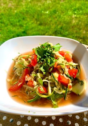 帶著萊姆柑橘清香的 ~泰式涼拌櫛瓜沙拉~ 的食譜成品照片