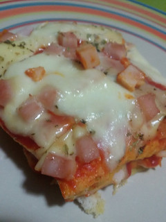 Una foto de Pastel de pan de molde estilo pizza