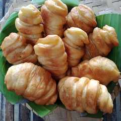 A picture of Roti Goreng Piscok Tanpa Ulen.