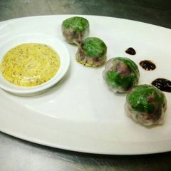 A picture of Kidney bean stuffed Crystal Dumpling.