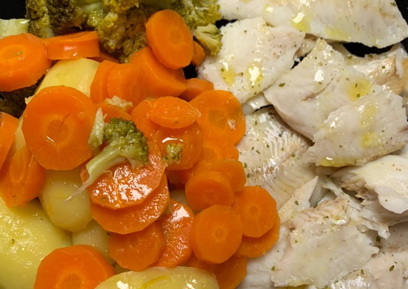 Verduras y merluza al vapor en mambo