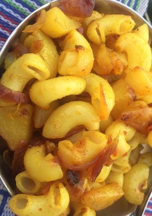 A picture of Macaroni.
