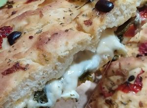 Foto di Focaccia con insalata riccia