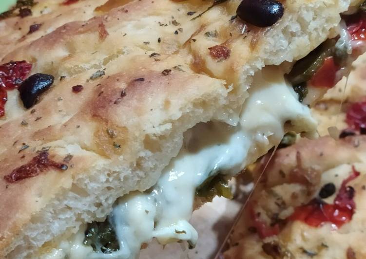 Focaccia con insalata riccia