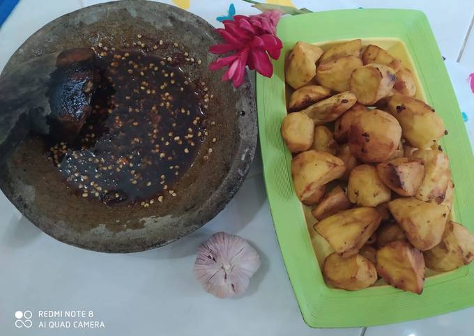 Wajib coba! Resep buat Ubi Jalar Goreng Sambal Gula Merah Pedas yang sedap