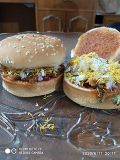 જમ્બો દાબેલી (Jumbo dabeli recipe in Gujarati) રેસીપી મુખ્ય ફોટો