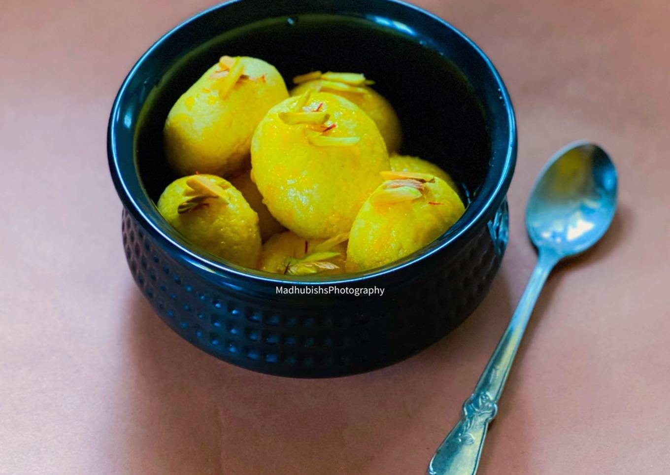 Mango Rosogolla