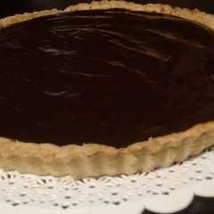 Una foto de Tarta de dulce de leche y ganache
