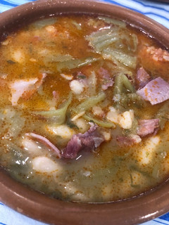 Una foto de Pote asturiano de berzas