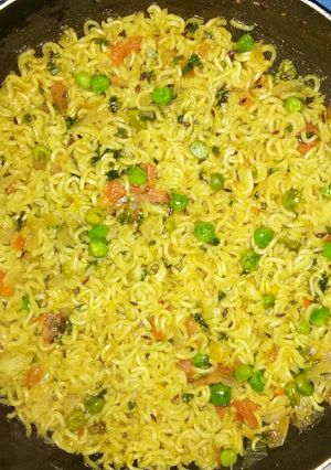 मैगी (maggi recipe in Hindi) रेसिपी मुख्य फोटो