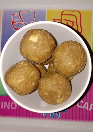A picture of Gond ke laddu(piniya).