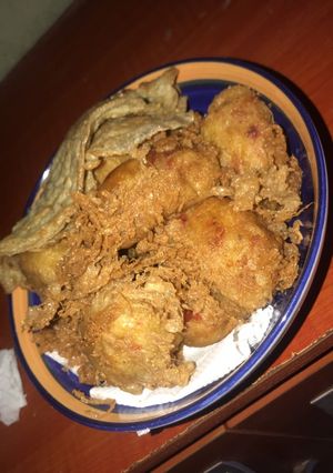 A picture of Chicken 🍗 potato 🥔 ball.