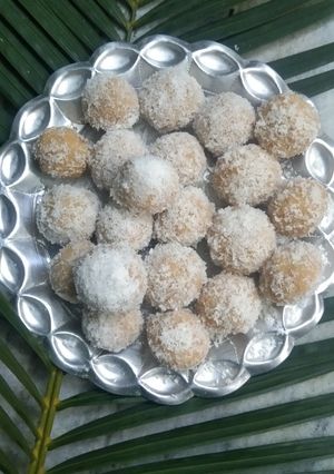 A picture of Milkmaid Coconut Ladoo.