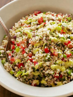 Una foto de Ensalada de sémola de trigo vegana (o Bulgur)