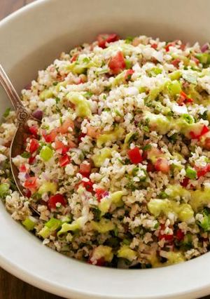 Una foto de Ensalada de sémola de trigo vegana (o Bulgur)