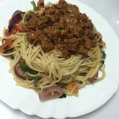 A picture of Spaghetti and Mincemeat.