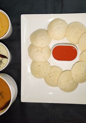 રવા ઈડલી0(Rava Idli Recipe in Gujarati) રેસીપી મુખ્ય ફોટો