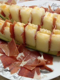Una foto de Brochetas de melón con jamón
