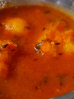दम आलू (dum aloo recipe in Hindi) रेसिपी मुख्य फोटो