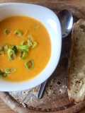 Möhren-Suppe mit Mango