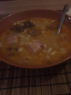 Una foto de Fabada asturiana en olla exprés