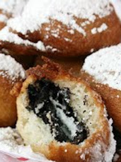A picture of deep fried oreos.