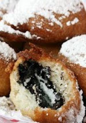 A picture of deep fried oreos.