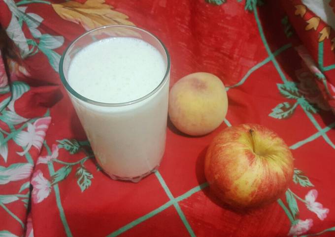 Refreshing Apple & Peach Smoothie😀