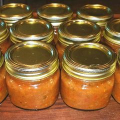 A picture of Mike's Mango Habenero Garlic Salsa.