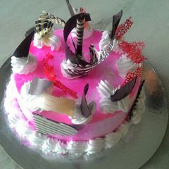 A picture of Sugar glaze strawberry cake.