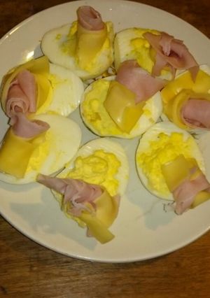 Una foto de Huevos rellenos