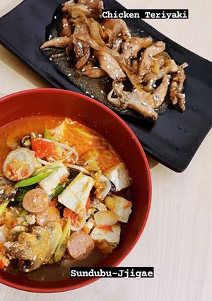 A picture of Sundubu Jjigae (Sup Tahu Pedas Ala Drakor).