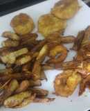 Merluza y gambas rebozadas con patatas fritas