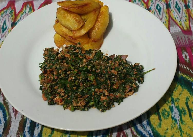 Easiest Way to Prepare Super Quick Homemade Fried plantain with veggie omlette