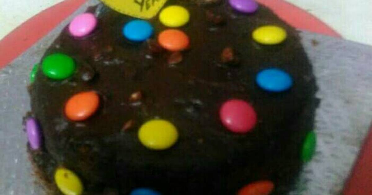 Chocolate biscuit cake with Cadbury's explosion - IGO Cafe