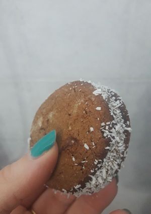 Una foto de Alfajores de algarroba con dulce de leche light