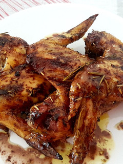 Una foto de Alitas de pollo al Romero fresco
