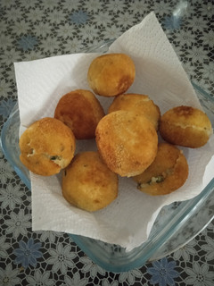 Una foto de Croquetas de papa con perejil!