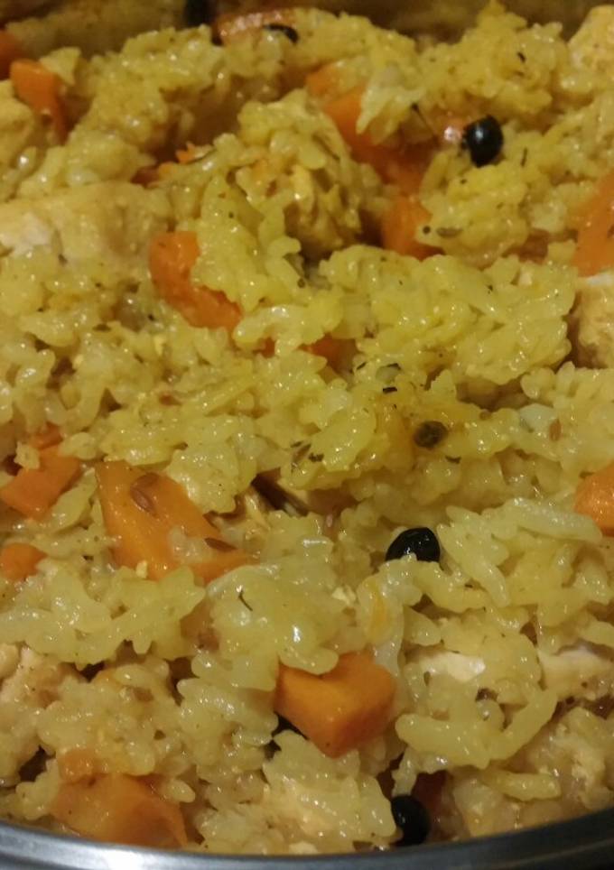 Плов с курицей в мультиварке