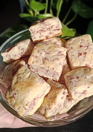 Una foto de Bizcochitos de salame y queso