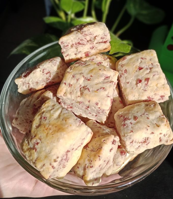 Una foto de Bizcochitos de salame y queso