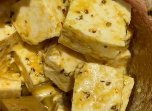 Una foto de Queso Feta Vegano 🧀