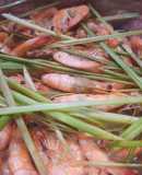 Tôm hấp sả (hấp lò vi sóng)