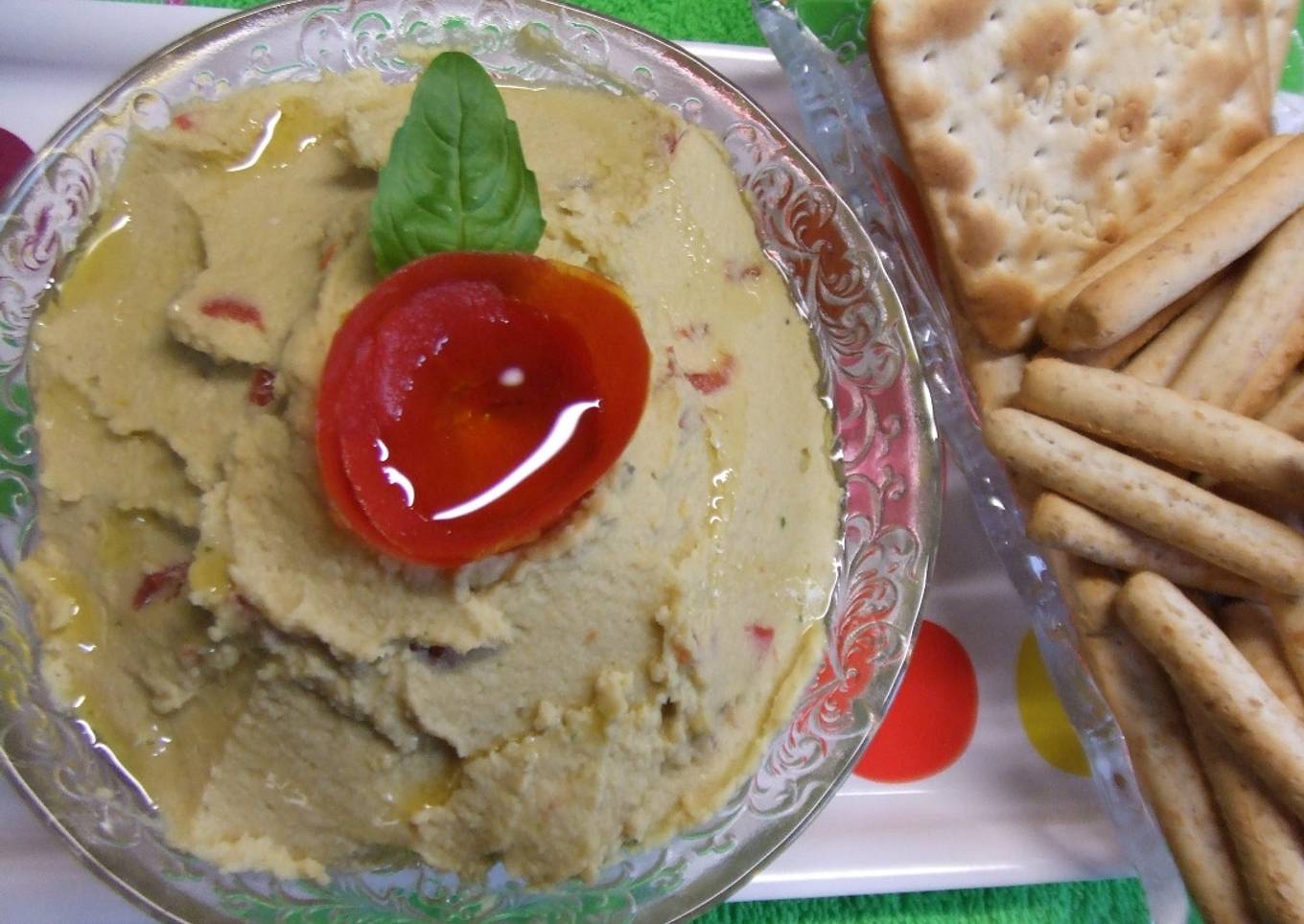 Dip de hummus con aguacate