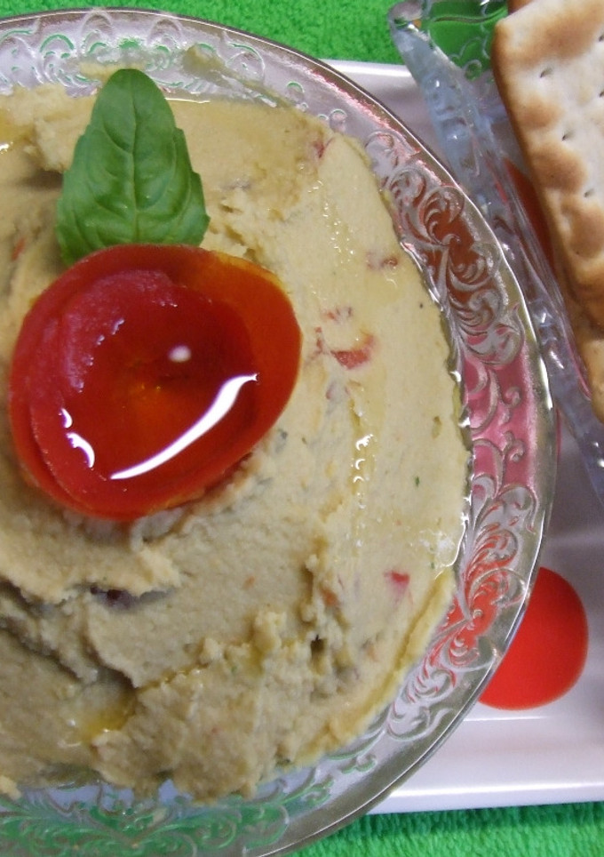 Una foto de Dip de hummus con aguacate