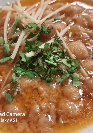 A picture of Chana Salan.