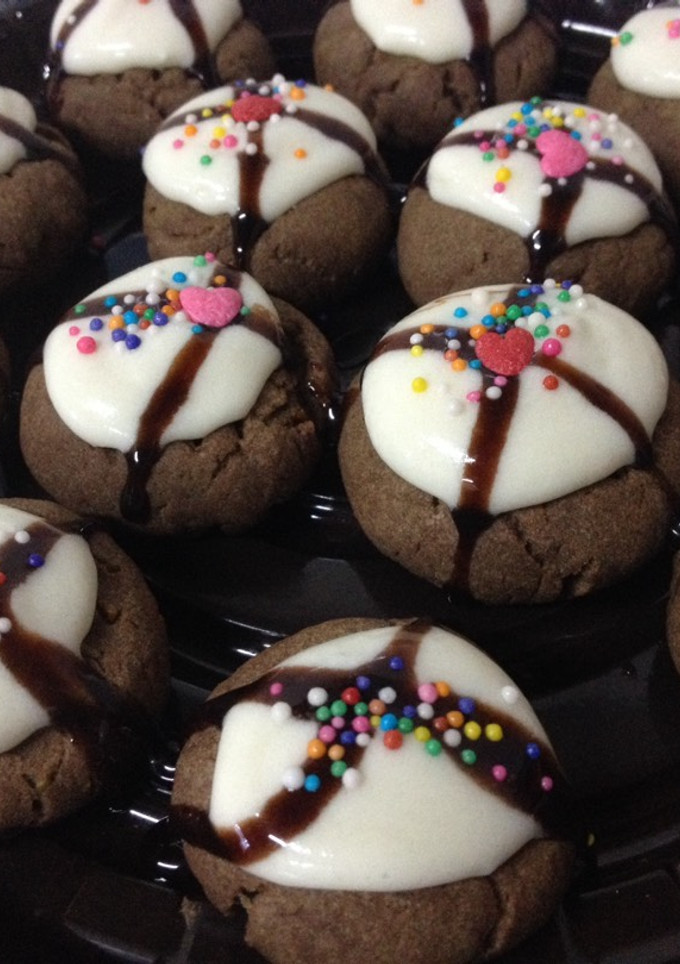 Una foto de Galletitas brownie con frosting de queso crema