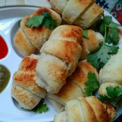 A picture of Chicken crossiant.